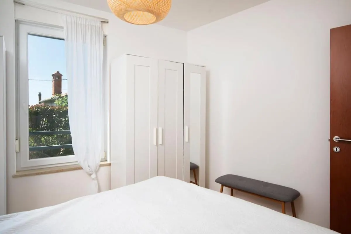 Apartment With Big Open Terrace 普拉 0*,  克罗地亚