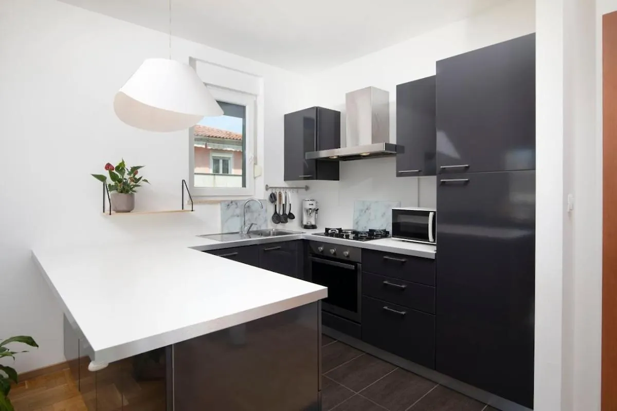 Apartment With Big Open Terrace 普拉